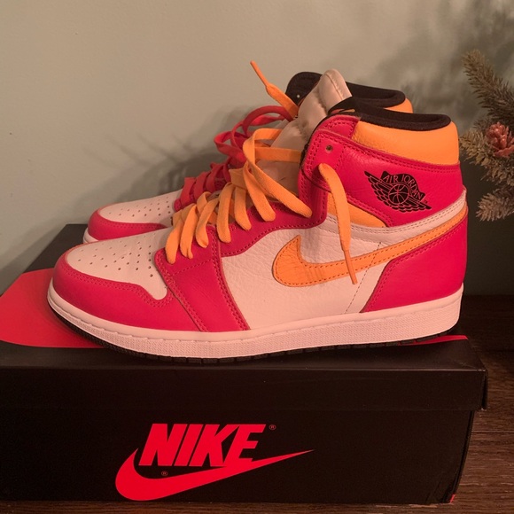 Nike Air Jordan 1 ‘Light Fusion Red’ - Picture 5 of 11